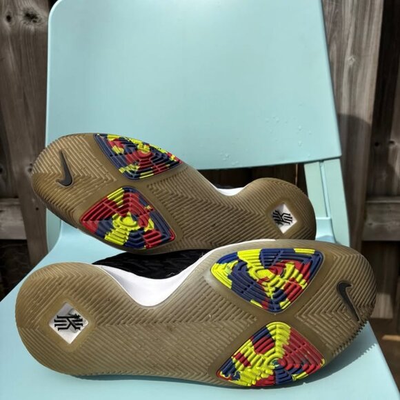 Nike Kyrie 3 "Black Multi" - Picture 5 of 6